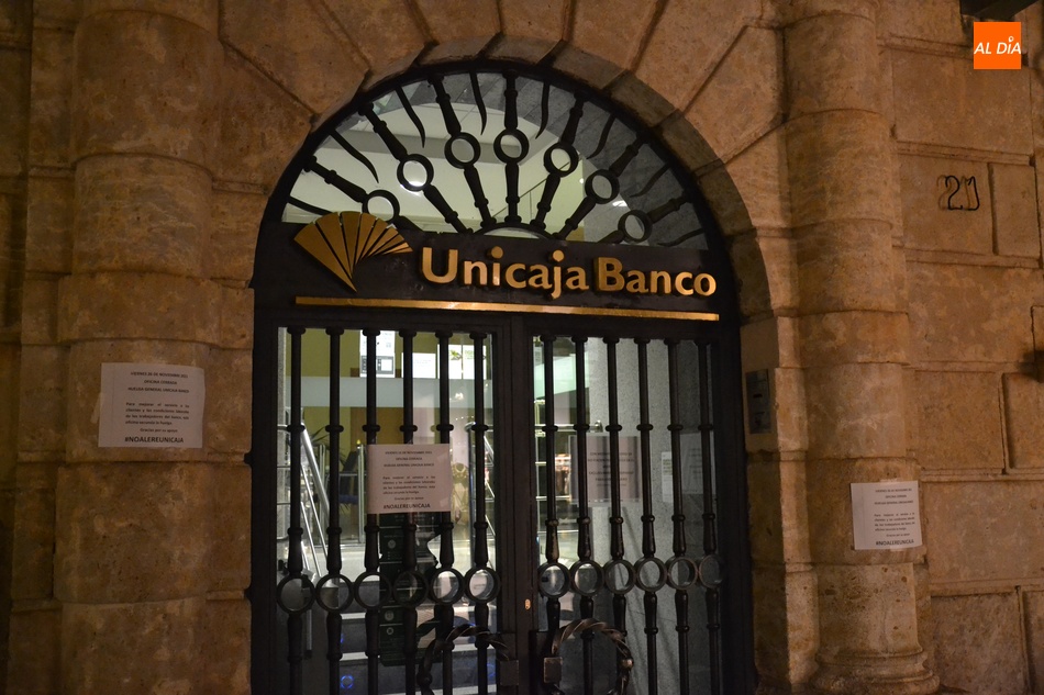 Advierten de que este viernes permanecer&aacute;n cerradas las oficinas de Unicaja en Ciudad Rodrigo