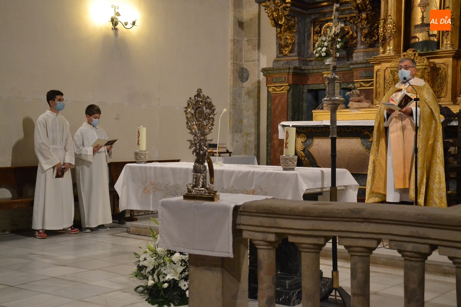 Foto 5 - El Seminario abre con el rezo de Vísperas los actos de celebración de su patrón