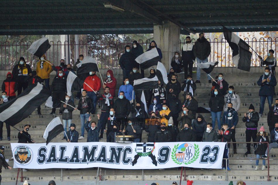 Foto 5 - El Helmántico volvió a cantar un gol del Salamanca UDS casi 3 meses después