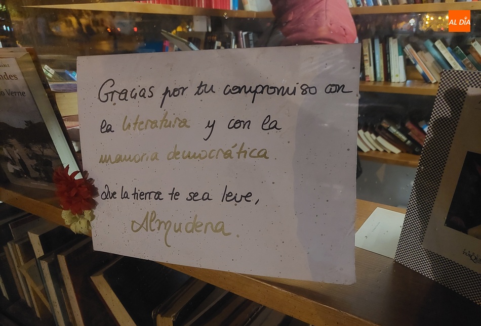 Foto 2 - La Bibliocaseta rinde homenaje a Almudena Grandes