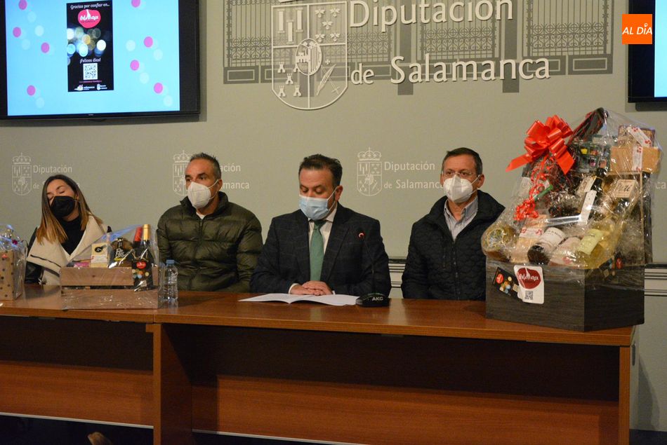 Presentación en la Diputación de las cestas de Navidad de Salamanca en bandeja. Foto de Vanesa Martins