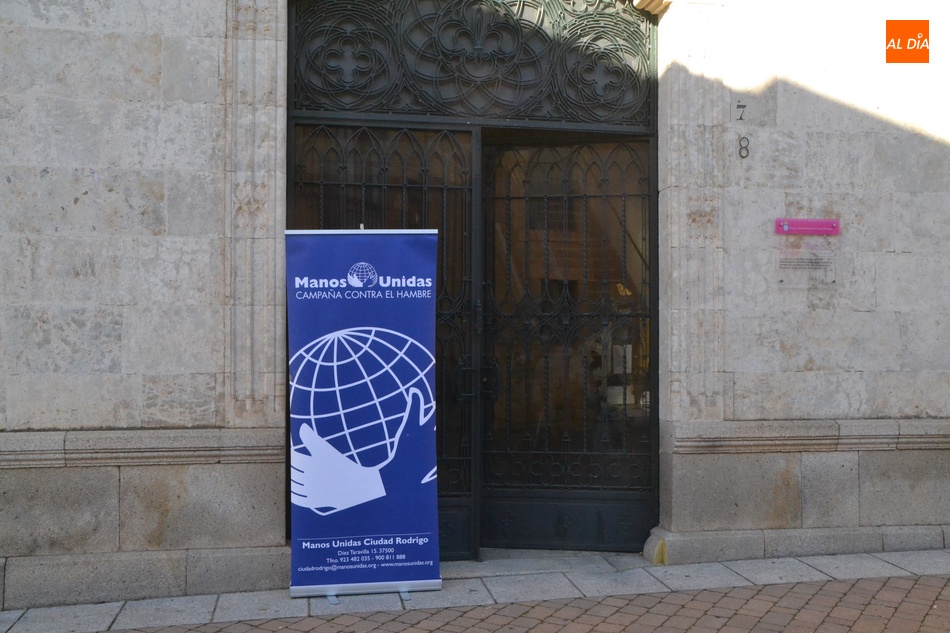 Foto 2 - Manos Unidas abre su rastrillo solidario en el Palacio de la Marquesa de Cartago