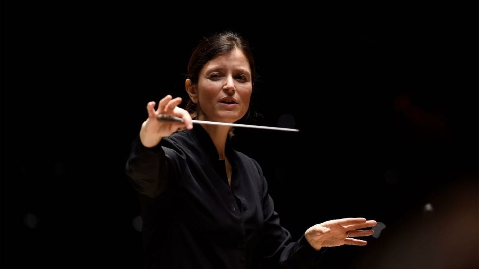 La directora Debora Waldman dirige ma&ntilde;ana a la orquesta sinf&oacute;nica del COSCYL