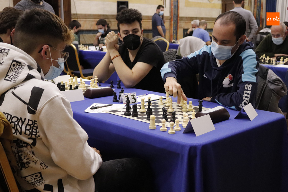 Foto 4 - Un centenar de ajedrecistas participan en el II Torneo 'Pablo de Unamuno'