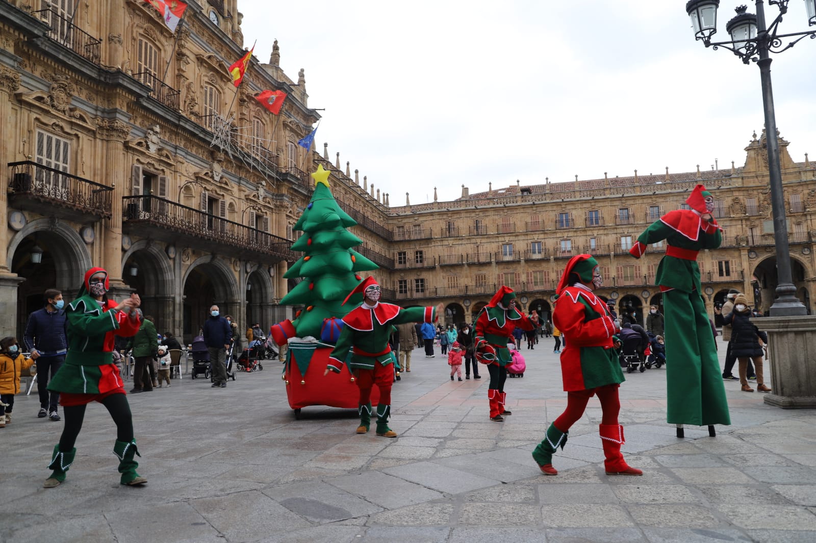 Los pasacalles navideños volverán a las calles de Salamanca desde el viernes 10 de diciembre - Archivo