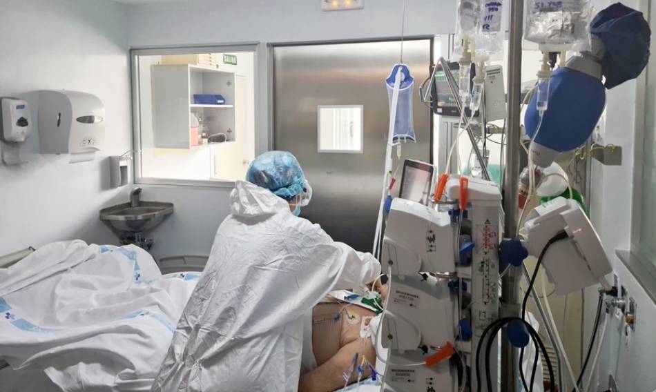 Foto de archivo de paciente con Covid-19 ingresado en un hospital de Castilla y León