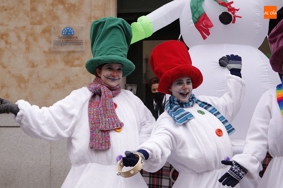 Foto 3 - Los Muñecos de Nieve de Kamaru Teatro traen la magia de la Navidad a Salamanca