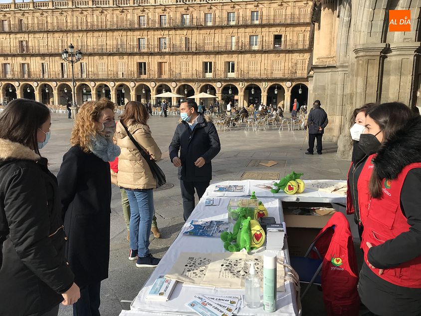 Foto 3 - El Shopping Solidario de Pyfano llega a la Plaza Mayor de Salamanca