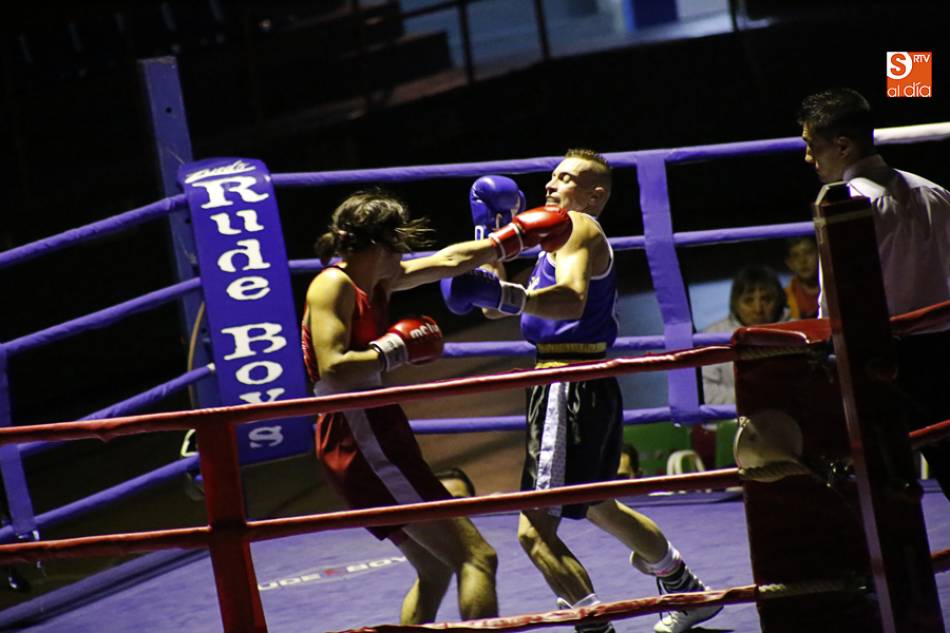 Combate de boxeo | Foto de Alejandro López