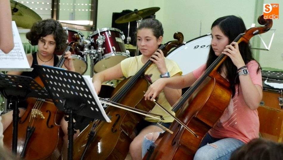 La actividad de la Escuela Municipal de Música y Danza de Salamanca va dirigida a propiciar la formación musical y de danza de niños, jóvenes y adultos