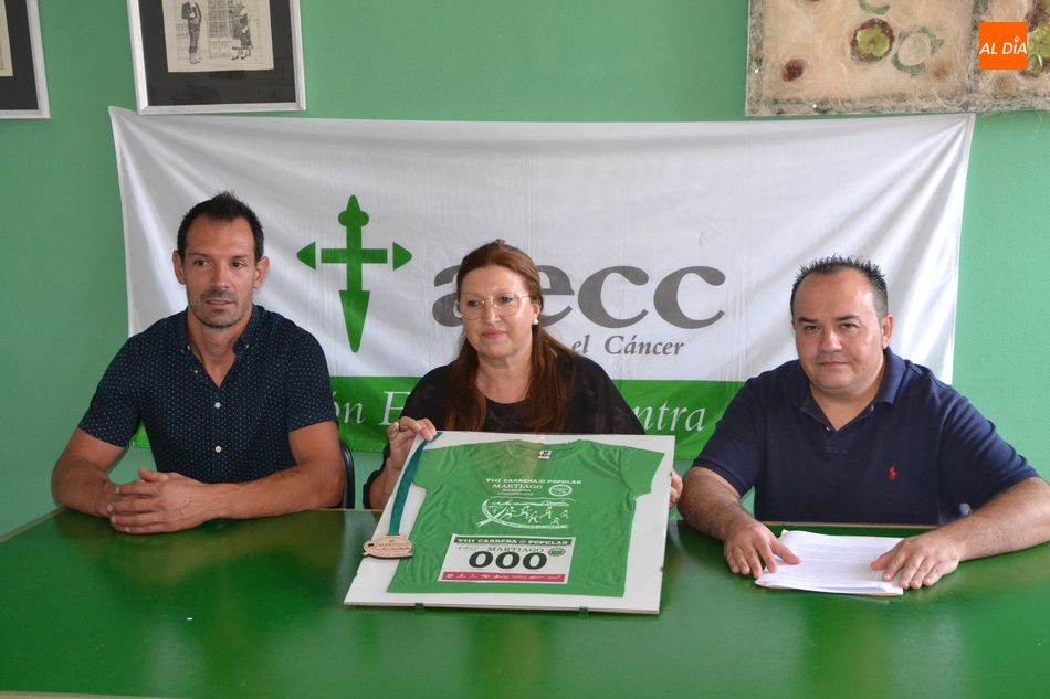 Entregados a la AECC los 3.267€ recaudados en la VIII Carrera Popular de Martiago  