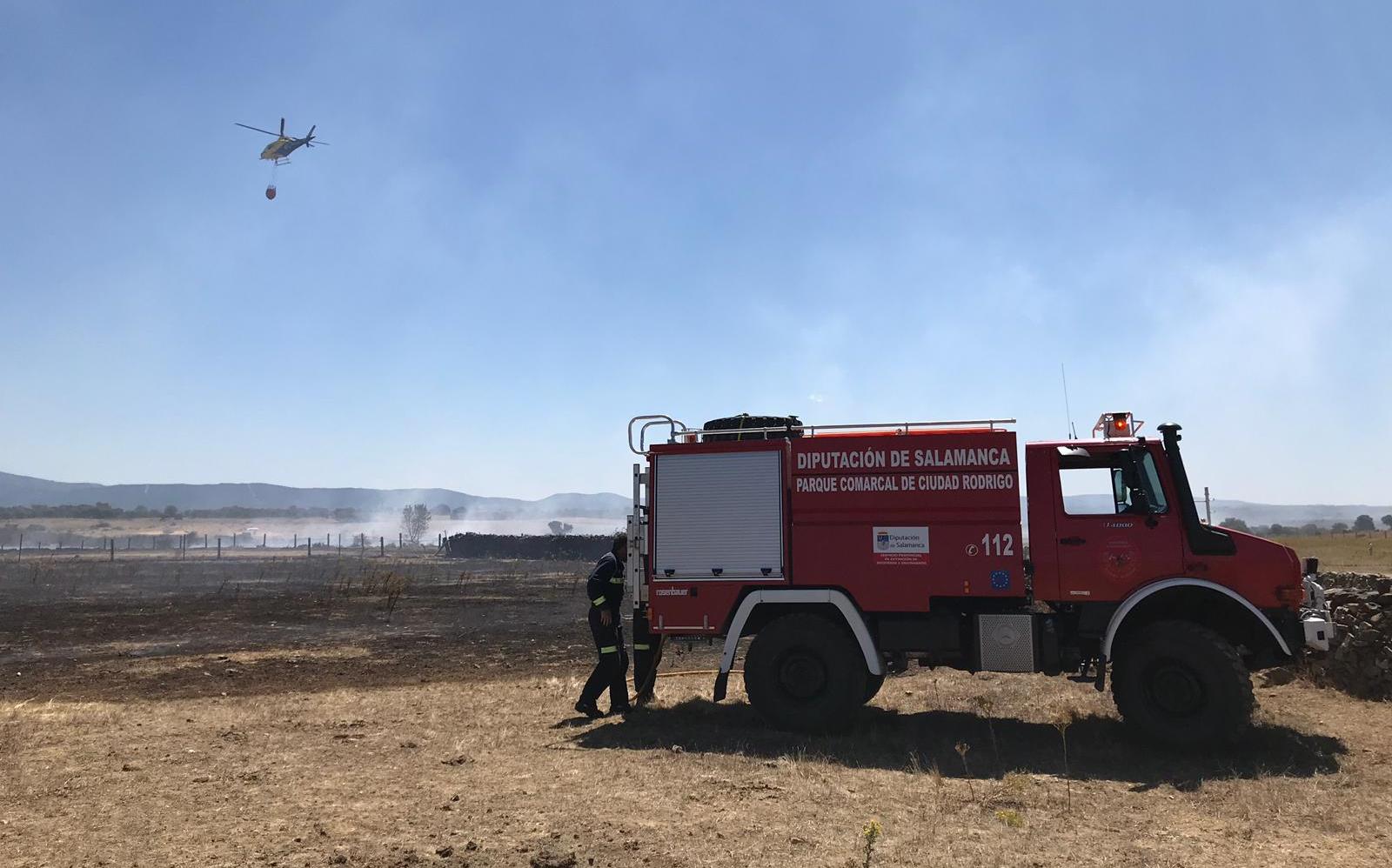 Los vecinos de El Bodón contribuyen a sofocar un incendio en La Dehesa  