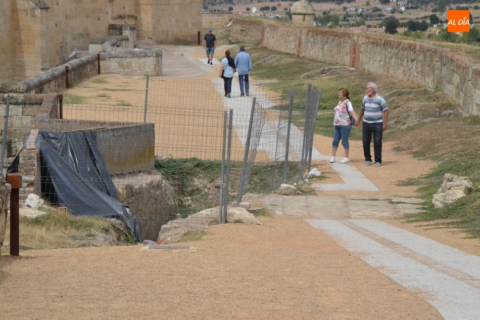 Foto 2 - La empresa adjudicataria de las obras del adarve de la muralla renuncia a continuar con ellas  