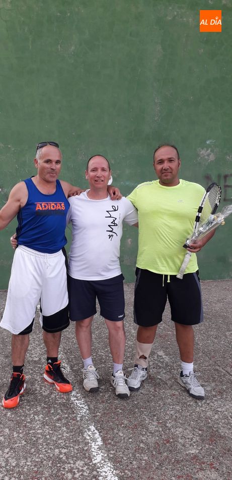Foto 2 - Paco ‘Cholo’ gana el Campeonato de Frontenis de Villarino por segundo año consecutivo  