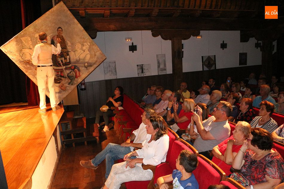 El Grupo Cateja Teatro escenificó la inauguración del teatro ocurrida hace 100 años