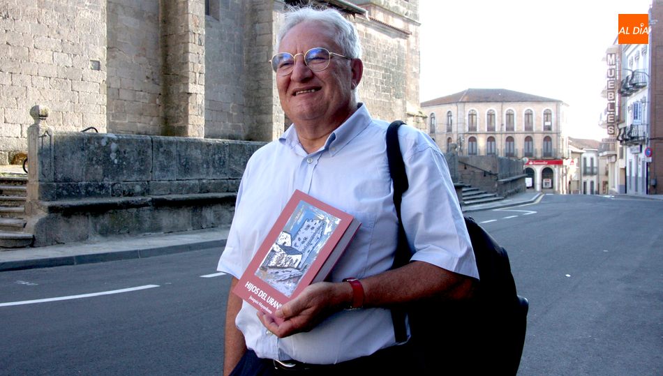 Joaquín Mayordomo es periodista y escritor, natural de Villares de Yeltes / CORRAL