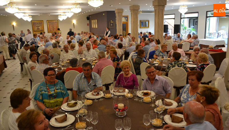 Foto 3 - Más de 160 personas participan en la fiesta anual de la Asociación de Mayores San Miguel