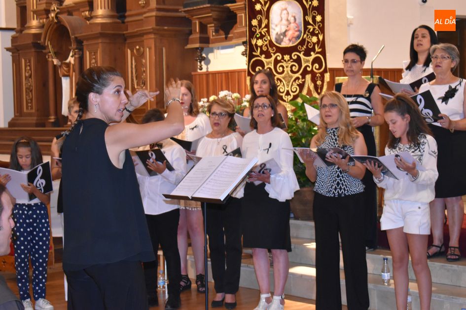Foto 6 - El coro de Voces Blancas hace vibrar las Noches en Alba  