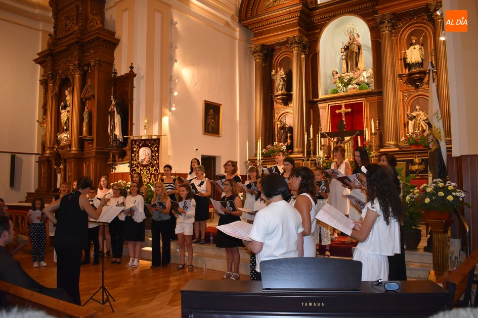 Foto 4 - El coro de Voces Blancas hace vibrar las Noches en Alba  