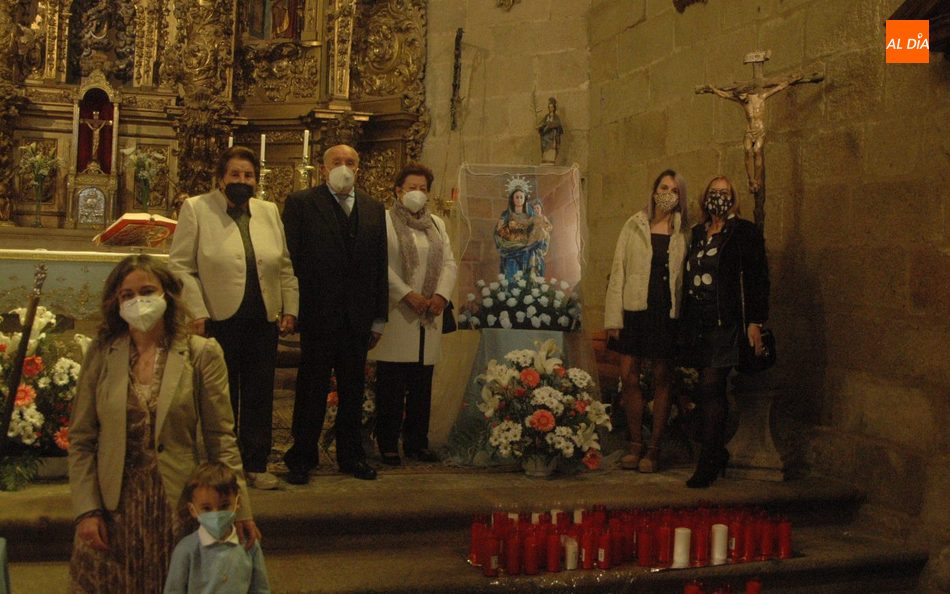 Foto 5 - Los vecinos de Yecla de Yeltes honran a la Virgen del Castillo con una misa como único acto de sus ...