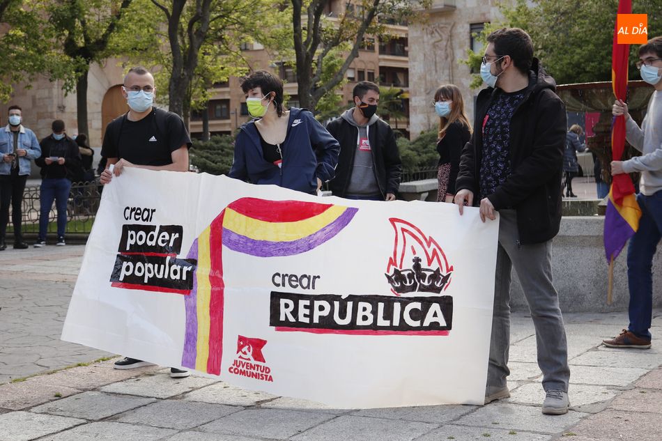 Foto 4 - Concentración en Salamanca para reivindicar la tercera República 