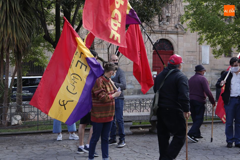 Foto 2 - Concentración en Salamanca para reivindicar la tercera República 