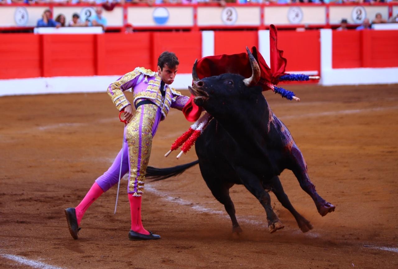 Alejandro Marcos durante la corrida de toros / Cultoro