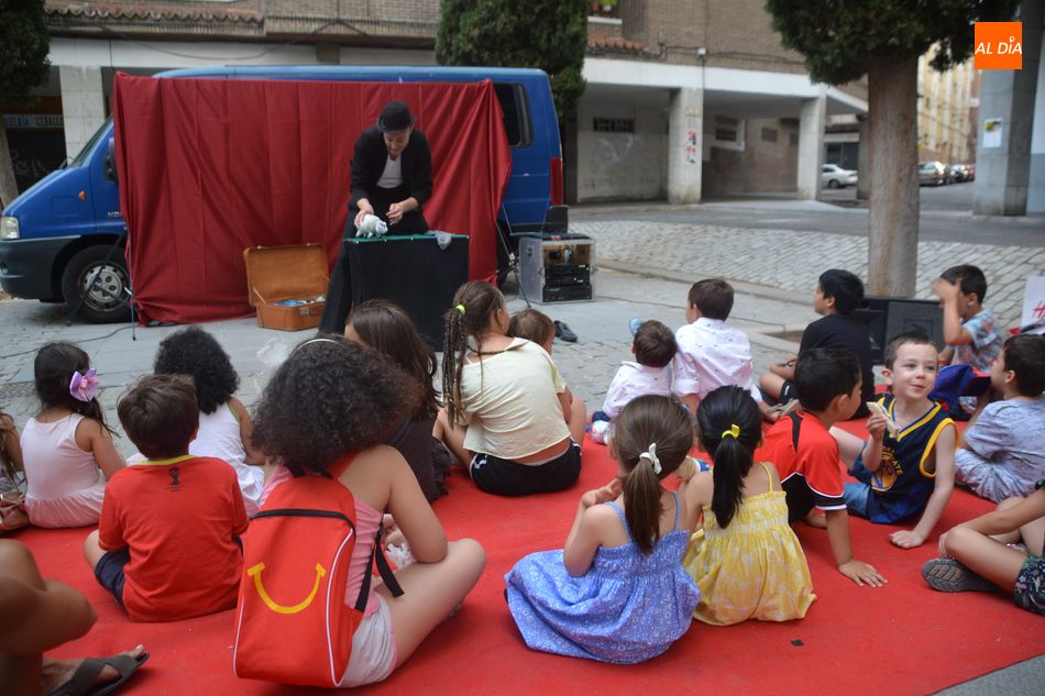 Foto 6 - Alto Teatro acerca los cuentos a la Plaza Barcelona