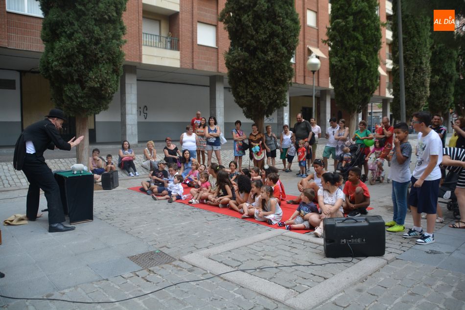Foto 5 - Alto Teatro acerca los cuentos a la Plaza Barcelona