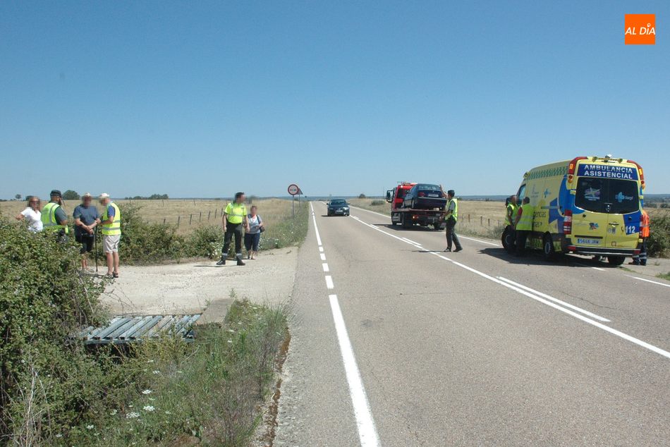 Foto 2 - Accidente por alcance entre dos vehículos en Vitigudino  