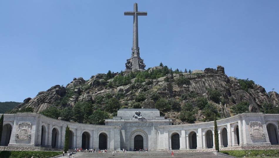 La resurrección de Franco, con los anuncios y renuncios del Nuncio  