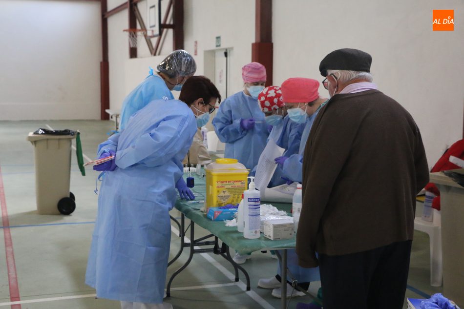 Foto 5 - Nueva jornada de vacunación en Arribes con 282 dosis de Pfizer administradas en Vitigudino,...