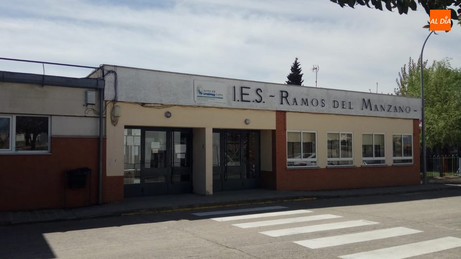 Es la primera vez que un aula del IEs Ramos del Manzano es puesta en cuarentena / M. S.