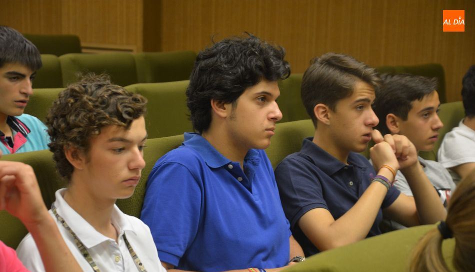 Alumnos de la Escuela de Tauromaquia de Salamanca en una charla reciente