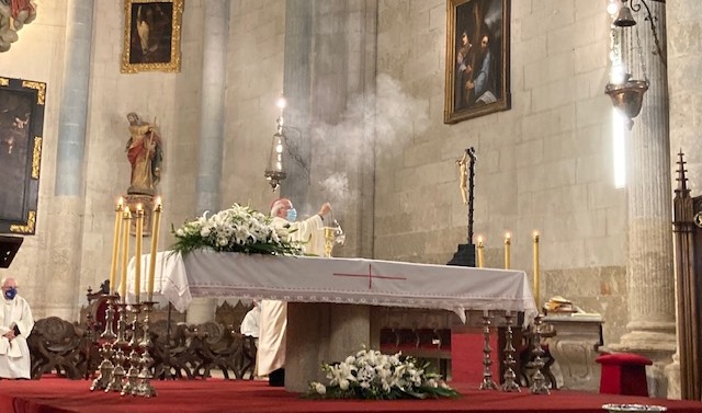 Foto 4 - Las velas iluminan los templos de la Diócesis en la solemne Vigilia Pascual  