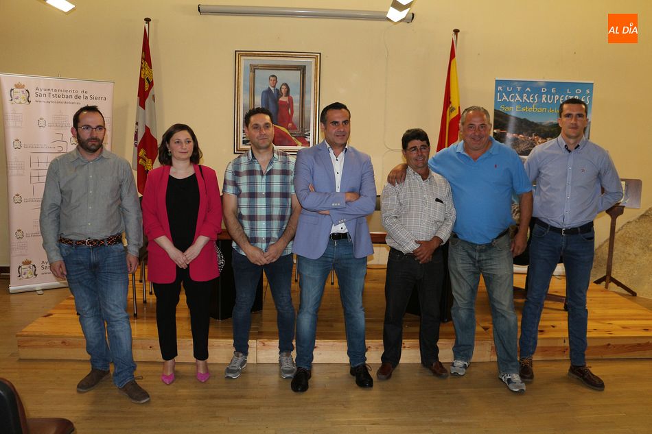 Foto 3 - San Esteban de la Sierra vuelve a contar con Antonio Labrador como alcalde
