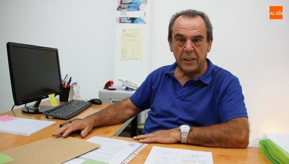 Luis Rodríguez, alcalde de Pereña y candidato del PSOE a diputado en la comarca de Vitigudino / CORRAL