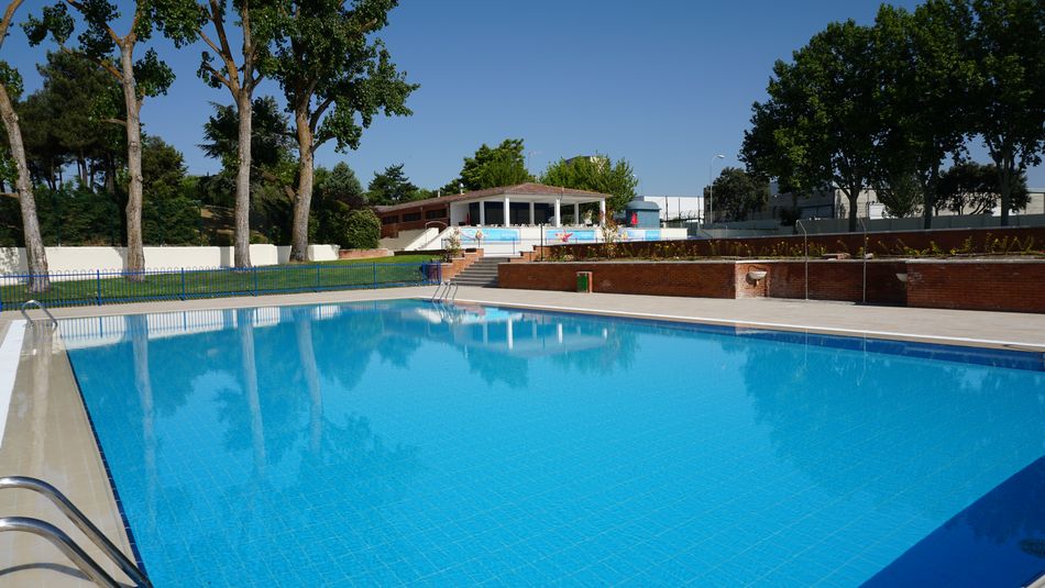 Instalaciones de las piscinas municipales de Tejares