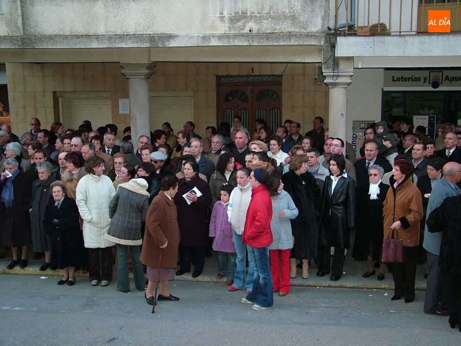 Foto 5 - Así fue la Procesión del Santo Entierro en Vitigudino en 2004  