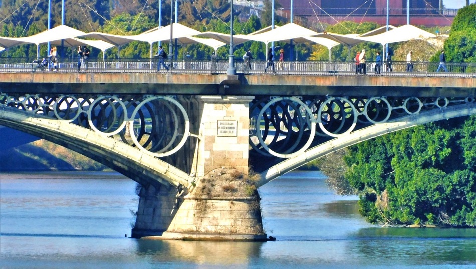 Río Guadalquivir a su paso por Sevilla