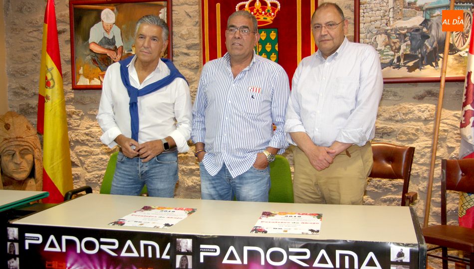 Armando, Alfonso Castilla y Alberto Martín en la presentación de los tres acontecimientos que vivirá Peralejos este agosto / CORRAL