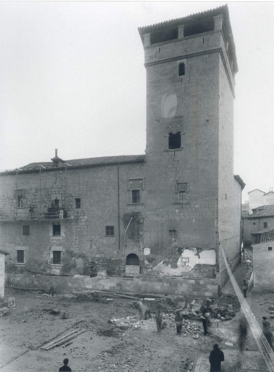 Foto 3 - La restauración de la Torre del Aire, a mediados del XX