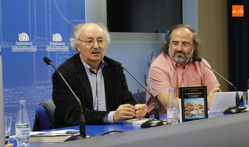 Antonio Colinas y Alfredo Pérez Alencart. Foto de Elena López