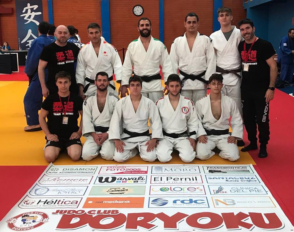 Integrantes del Judo Club Doryoku