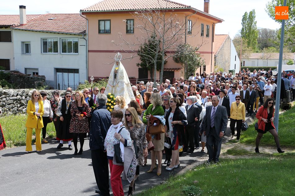 Cientos de vecinos acompañaron a la imagen de la Virgen del Gozo
