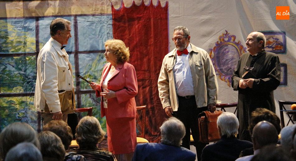Representación a cargo del grupo Audacia Teatro en el Casino. Foto de Elena López