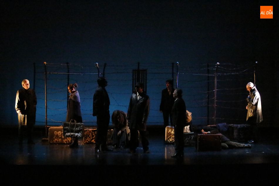 Foto 4 - Impecable puesta en escena de ‘La Indagación’ por la compañía La Lengua Teatro