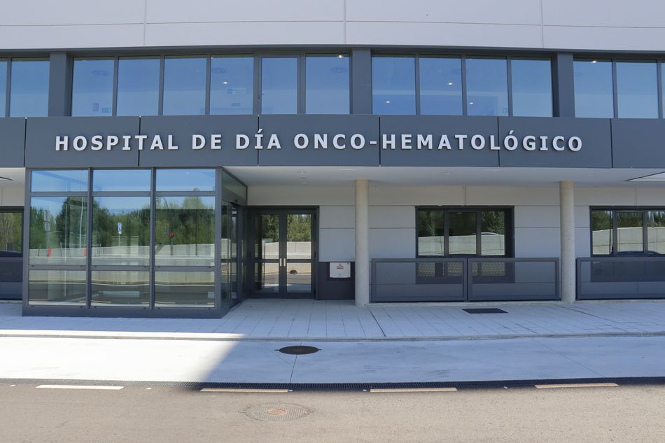 Entrada al nuevo Hospital de Día Onco-Hematológico