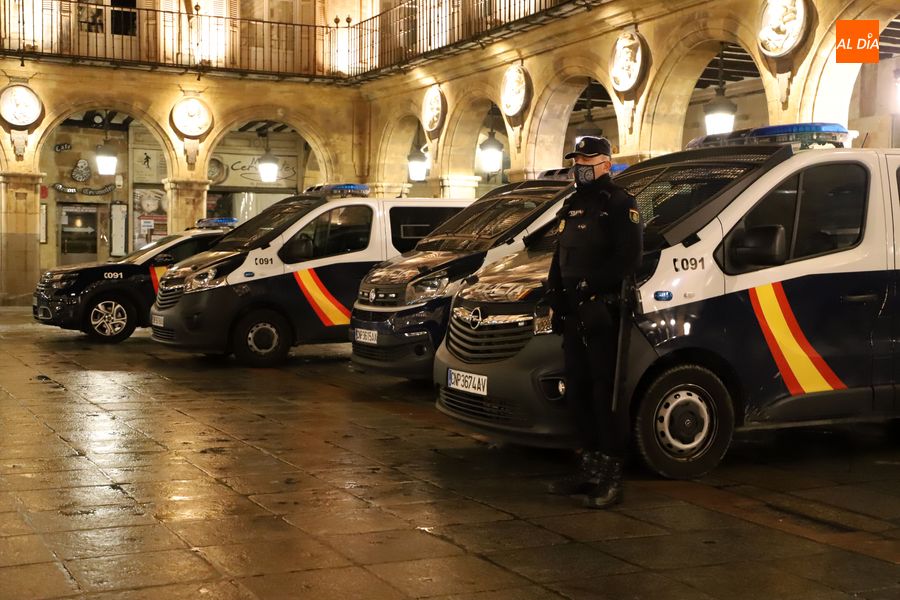 Policías en el centro de Salamanca. Foto de archivo