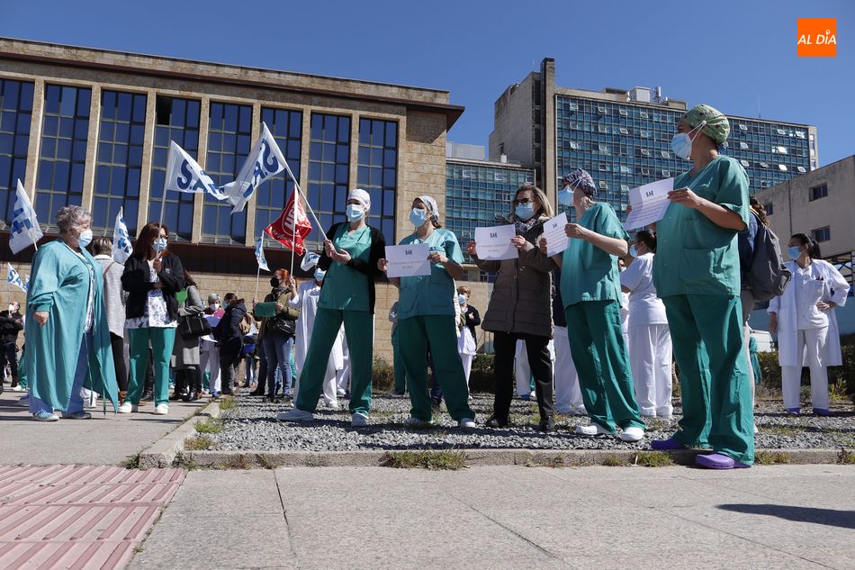 Foto 5 - Los Técnicos en Cuidados de Enfermería protestan por el “discriminatorio acuerdo de la Junta...